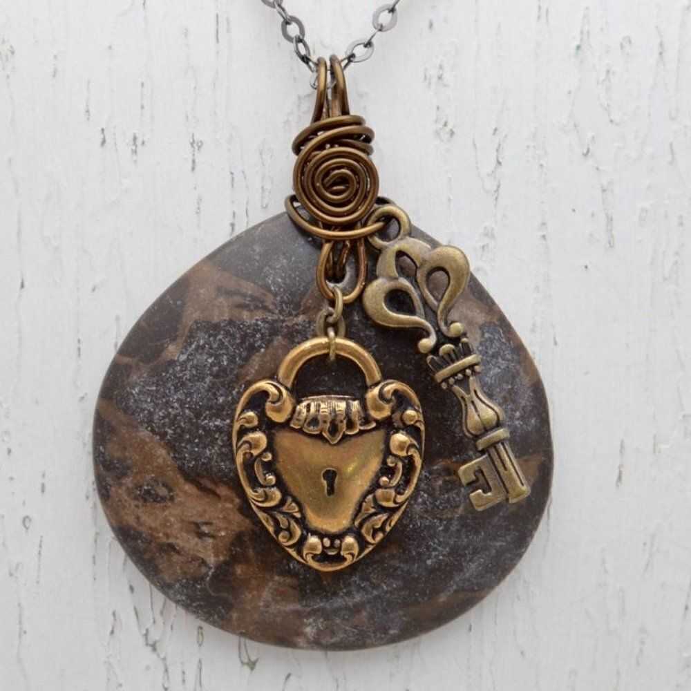 Portoro Marble Pendant Necklace with Vintage Lock - Picture 1 of 5